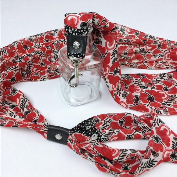 Elegant Small Dog Scarf Leash - Picture 5 of 6